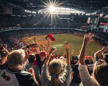 芒特踢8号位，热身赛用切尔西双后腰，又想签琼阿梅尼，怎么排？（配图示意）